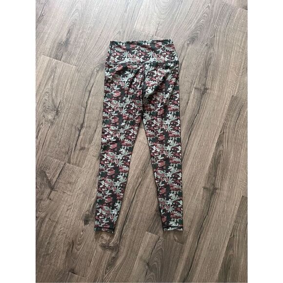 Women’s High waisted Floral print leggings - Picture 3 of 4